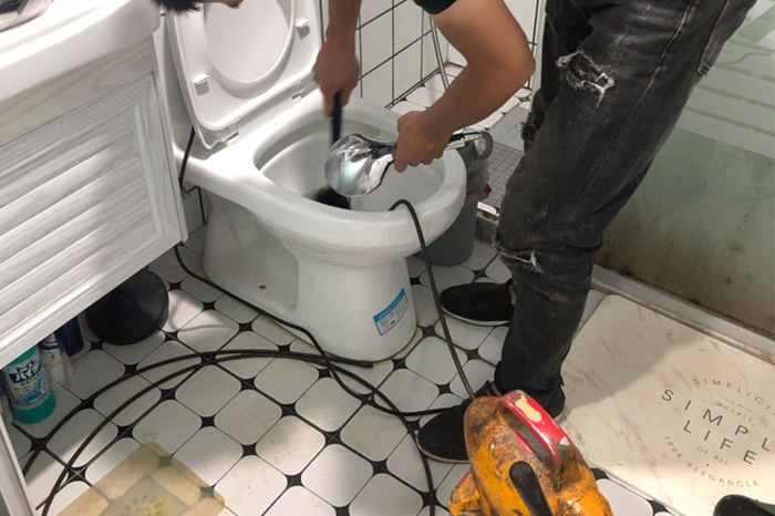 余姚马桶经常堵塞竟是因为它们,别因方便惹来大麻烦